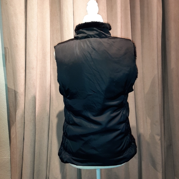 Fuda reversible faux fur vest - Picture 6 of 8